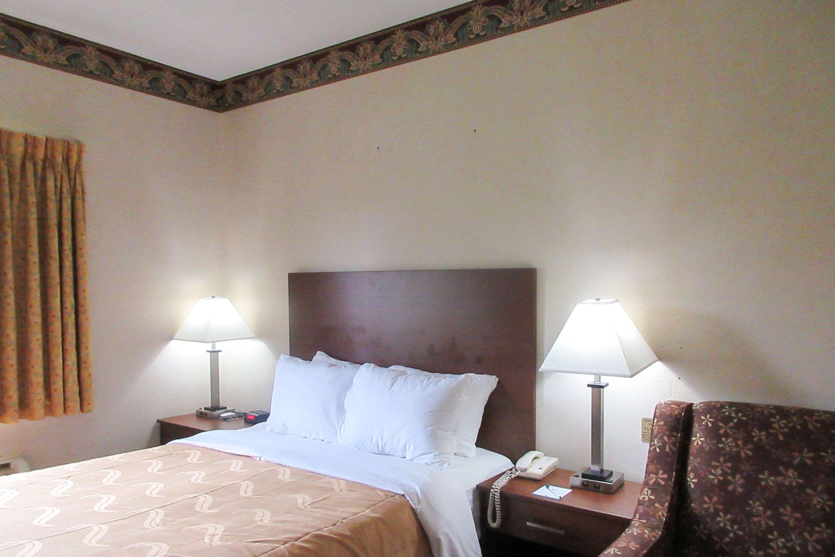 Quality Inn Sawyer Екстериор снимка