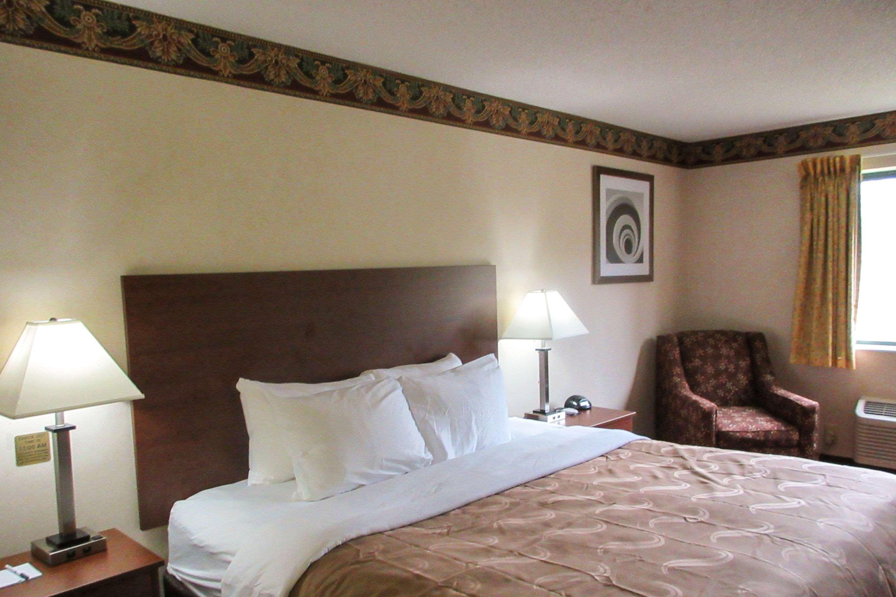 Quality Inn Sawyer Екстериор снимка