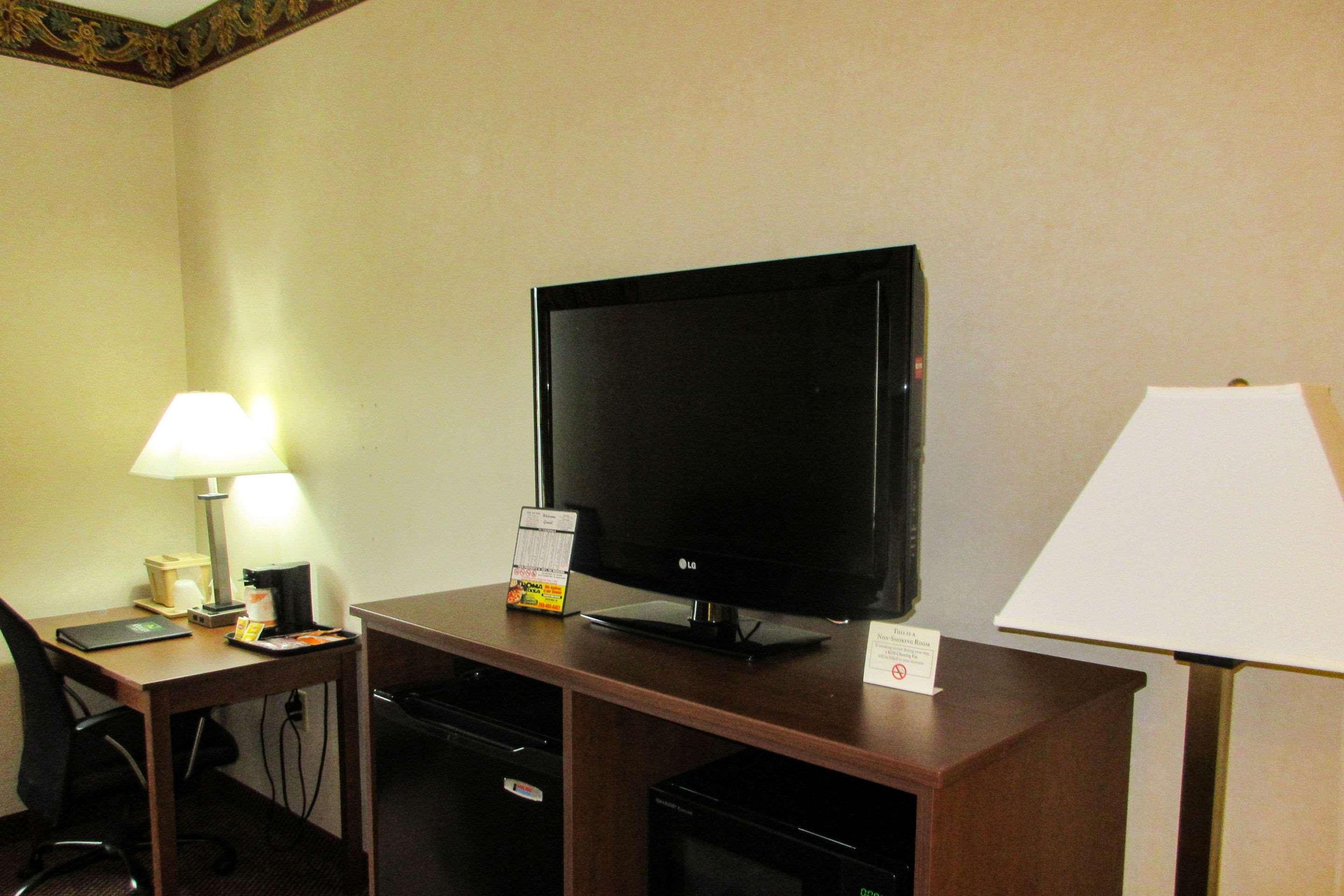 Quality Inn Sawyer Екстериор снимка