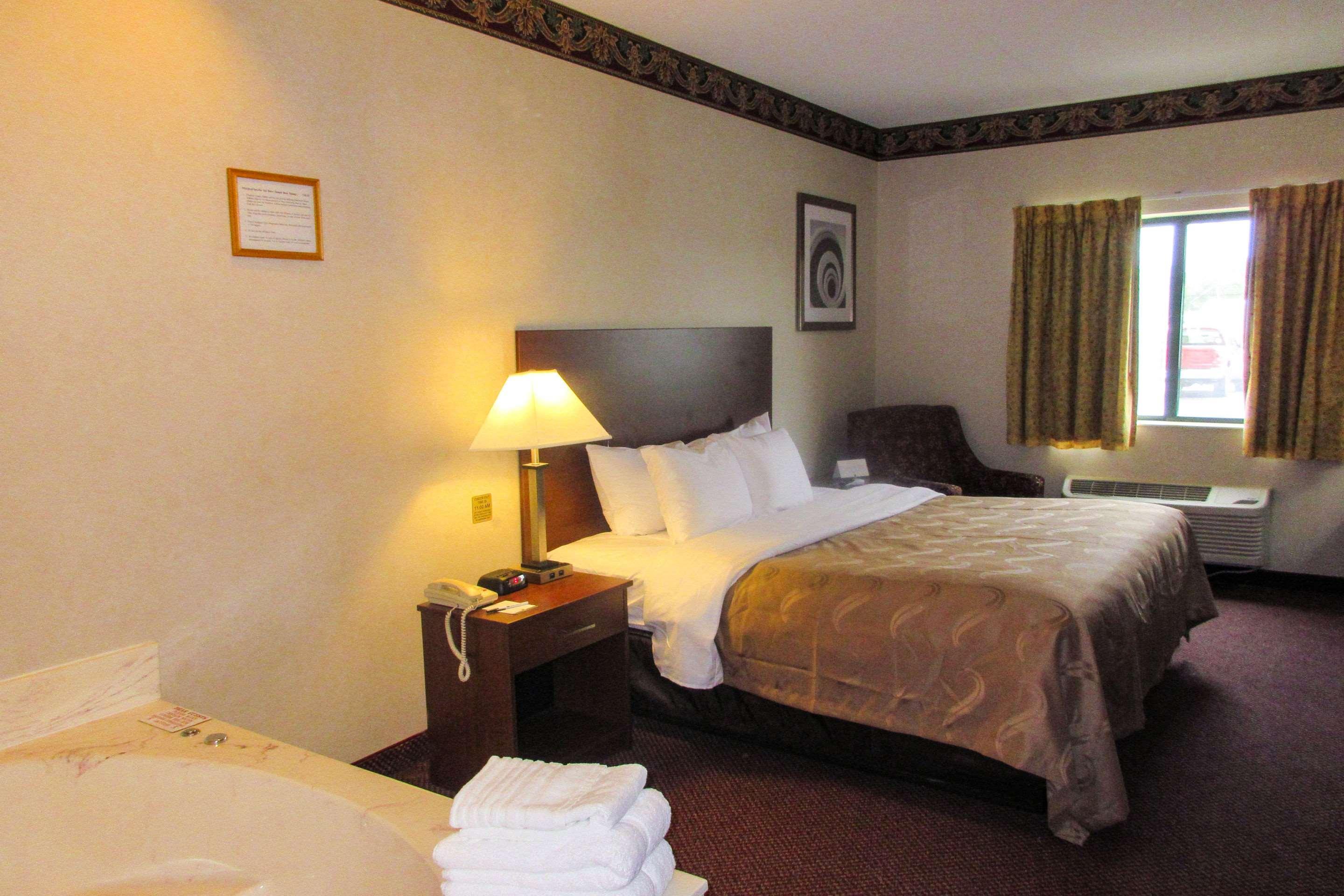 Quality Inn Sawyer Екстериор снимка
