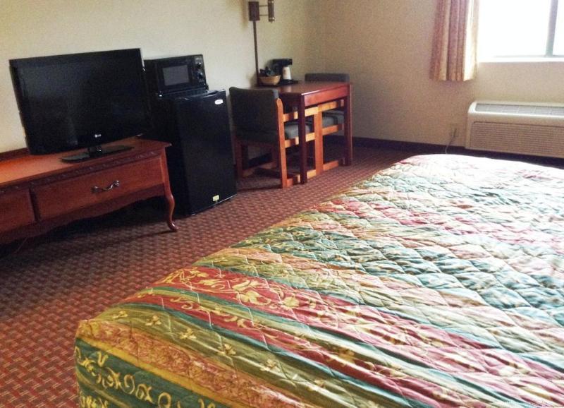 Quality Inn Sawyer Екстериор снимка