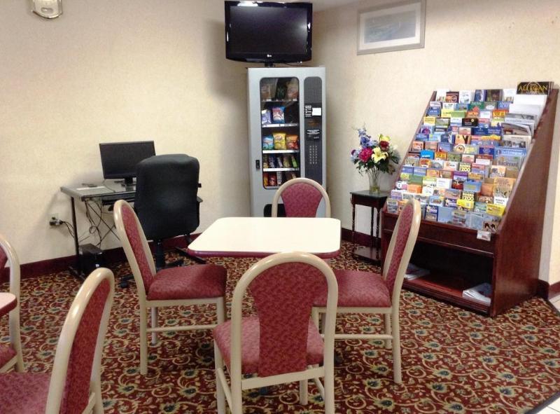 Quality Inn Sawyer Екстериор снимка